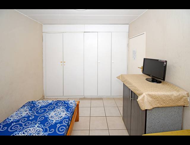 2 BEDROOM APARTMENT FOR SALE IN KEW